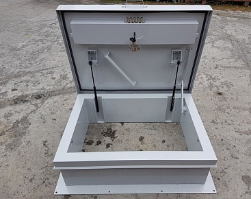 Герметичный люк для крыши на амортизаторах